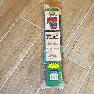 "Let It Snow" Mitten Sculpted Christmas Flag "28 x 40"